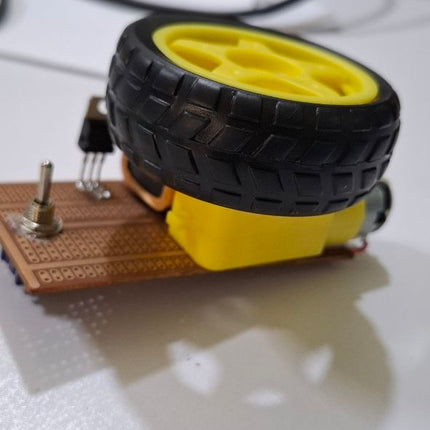 دائرة التحكم واتجاه دوران محرك مستمر (DC Motor Direction Control)