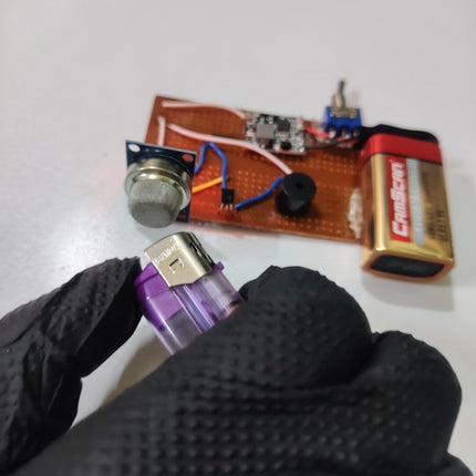 Simple home gas and smoke detector project