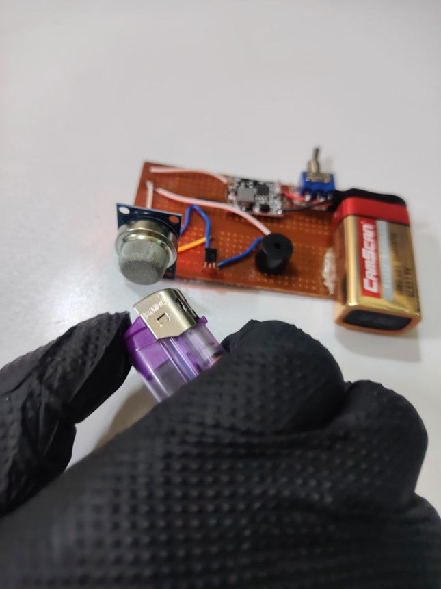 Simple home gas and smoke detector project