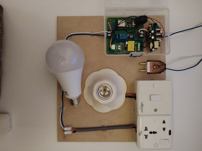 Smart Prepaid Energy Meter – ESP32 Electricity Monitor & Automated Control